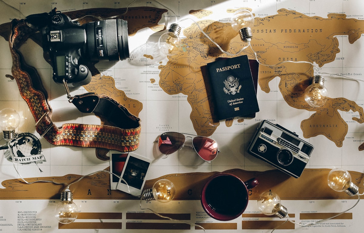 Solo traveller with Amex Platinum card enjoying airport lounge as a solo Belgian traveller